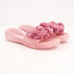 Slippers & Flip-Flops